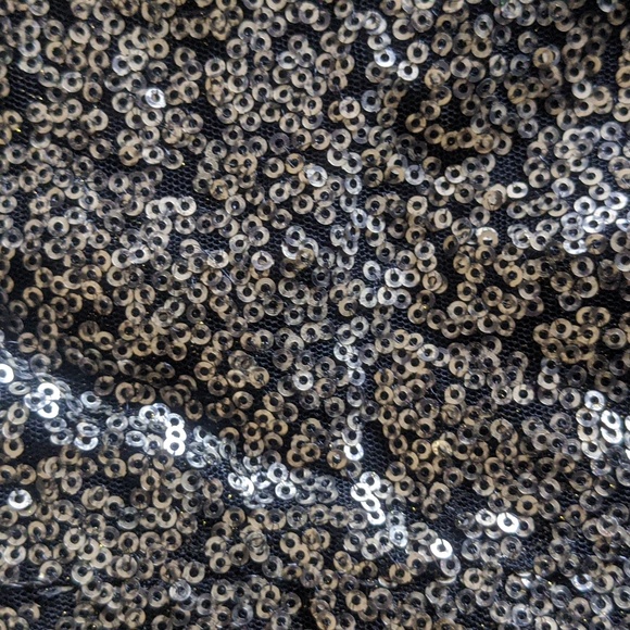 Gold sparkly crop top - Picture 2 of 5